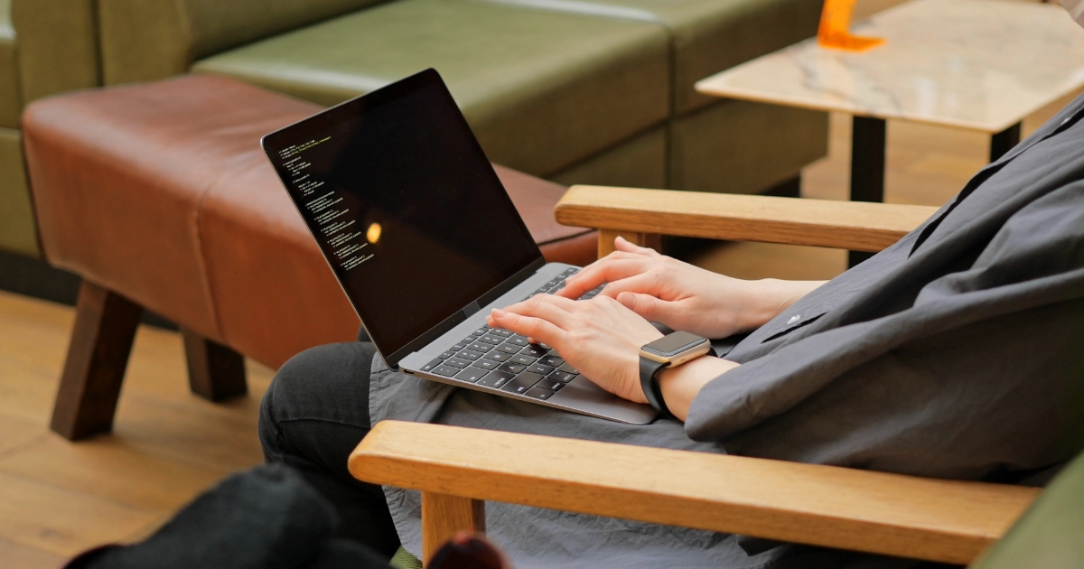 場所とデバイスを選ばない - Google Workspaceで働き方改革