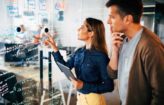 セキュア運用と内製化 - 5MinutesのDify支援の強み